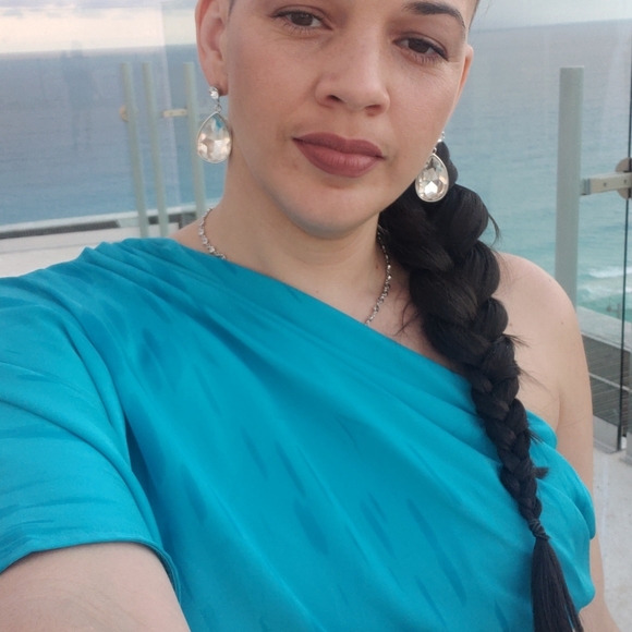 Meet your Posher! - Picture 8 of 14